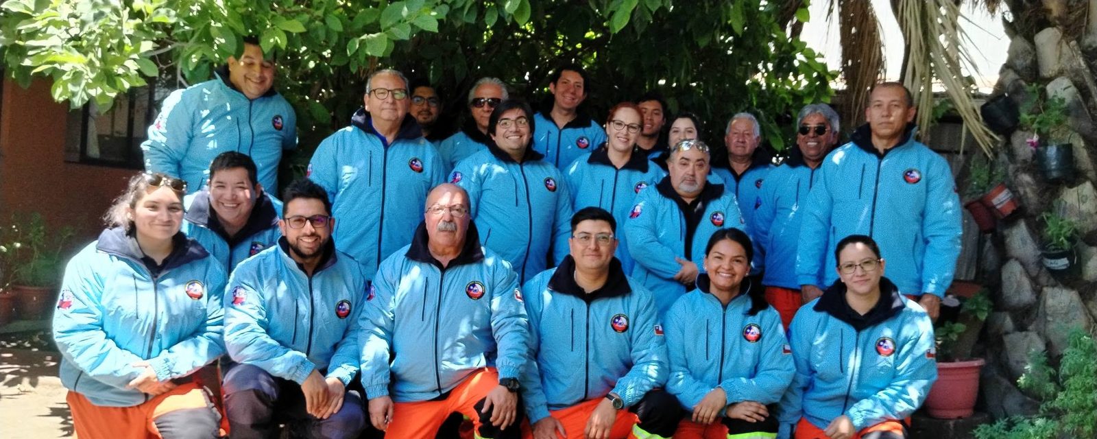 Integrantes de USAR Ñuble con su uniforme institucional